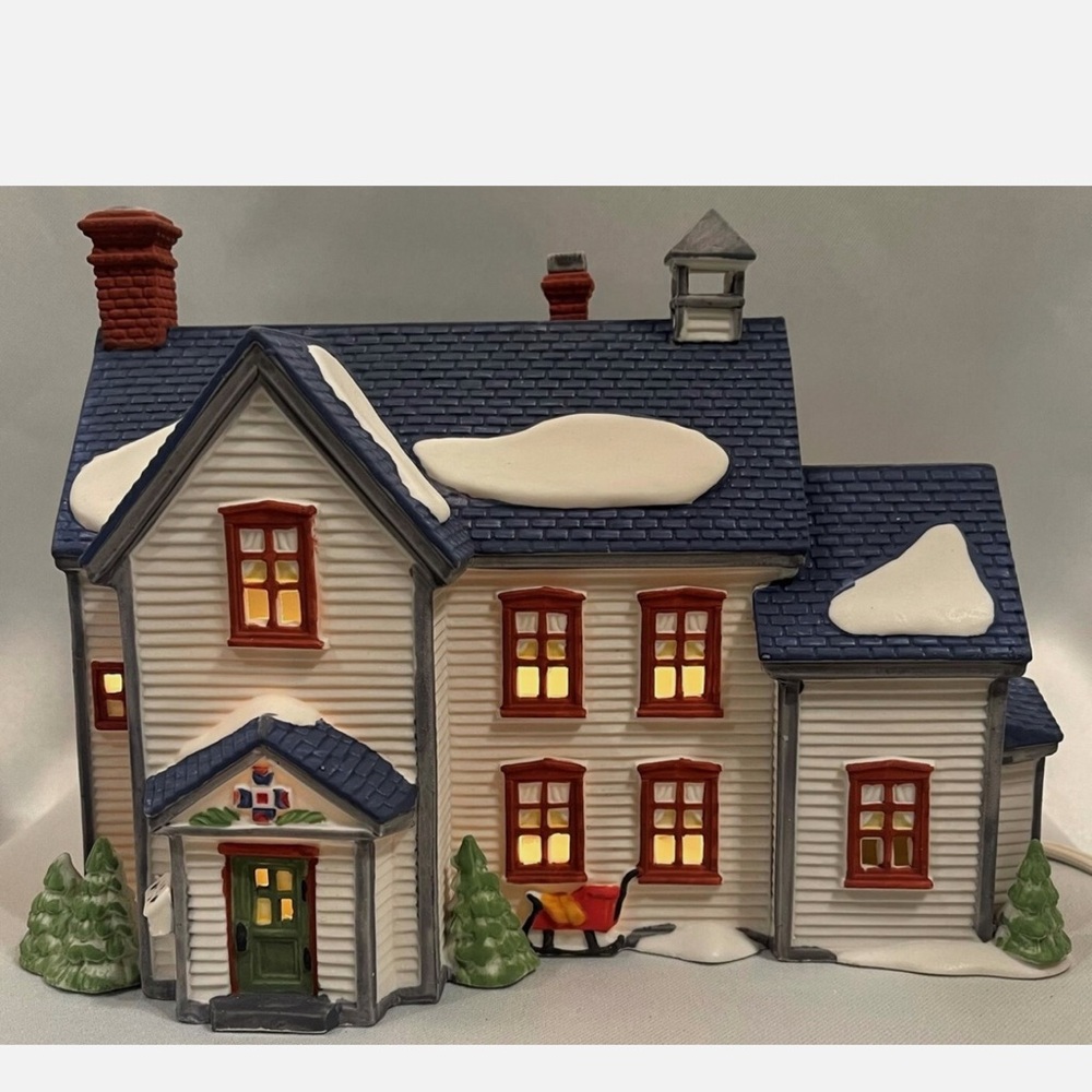 Department 56 Pennsylvania Dutch Farmhouse hand painted porcelain holiday decor